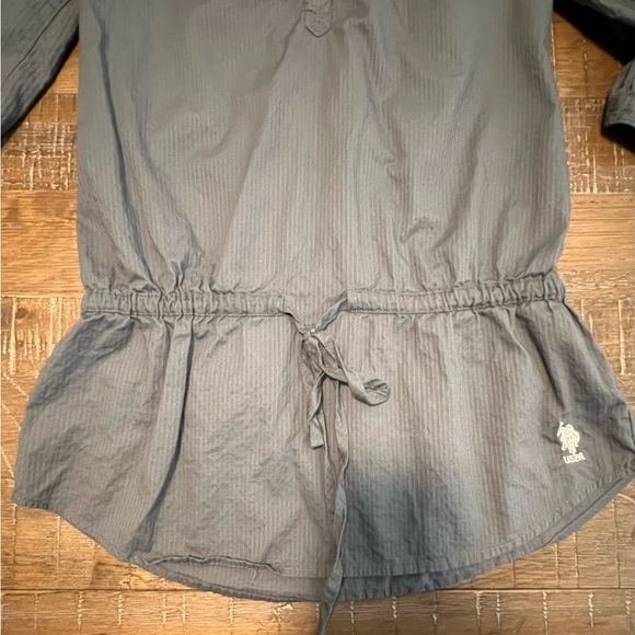 Gray Tunic Blouse Size Medium (small stain on back - see photos) - Picture 2 of 8